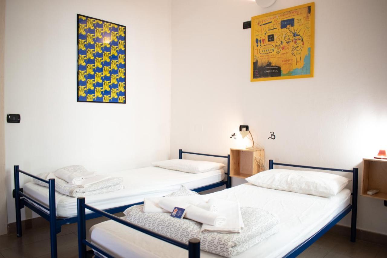 Hostal Abbey *